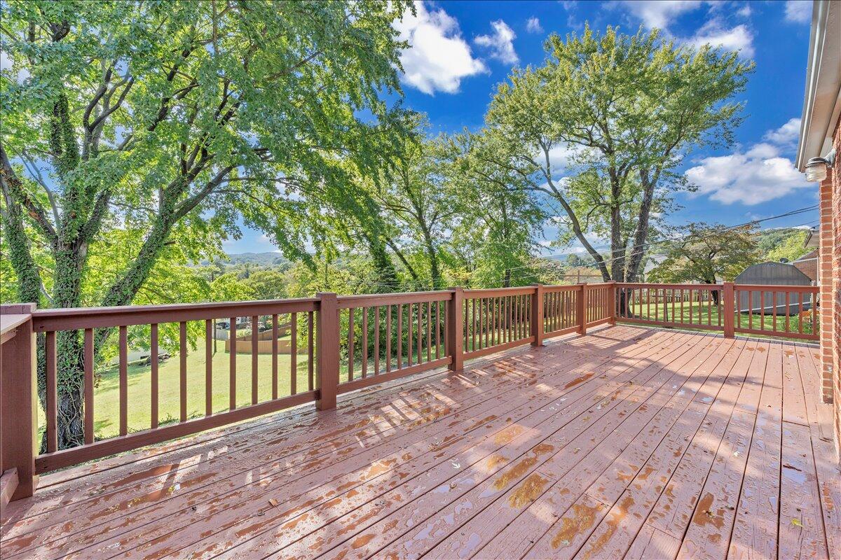 3641 Parkwood DR