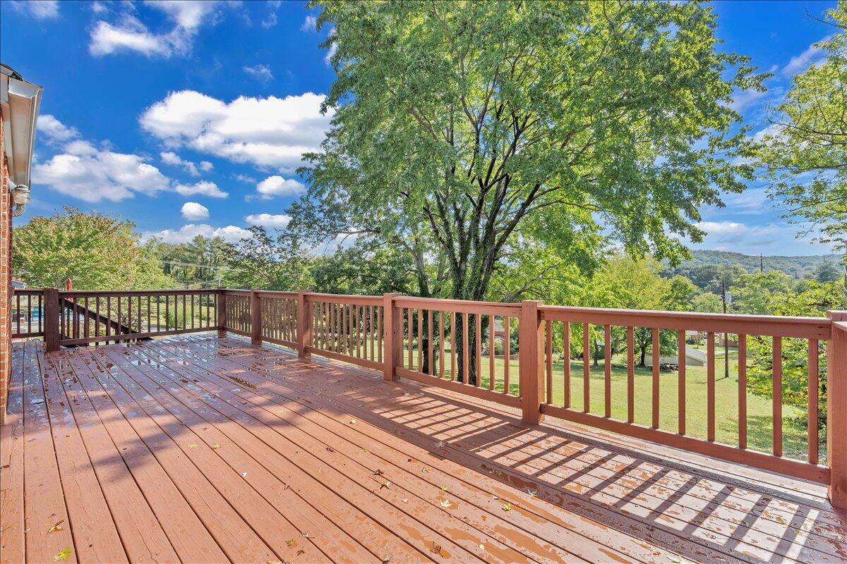 3641 Parkwood DR