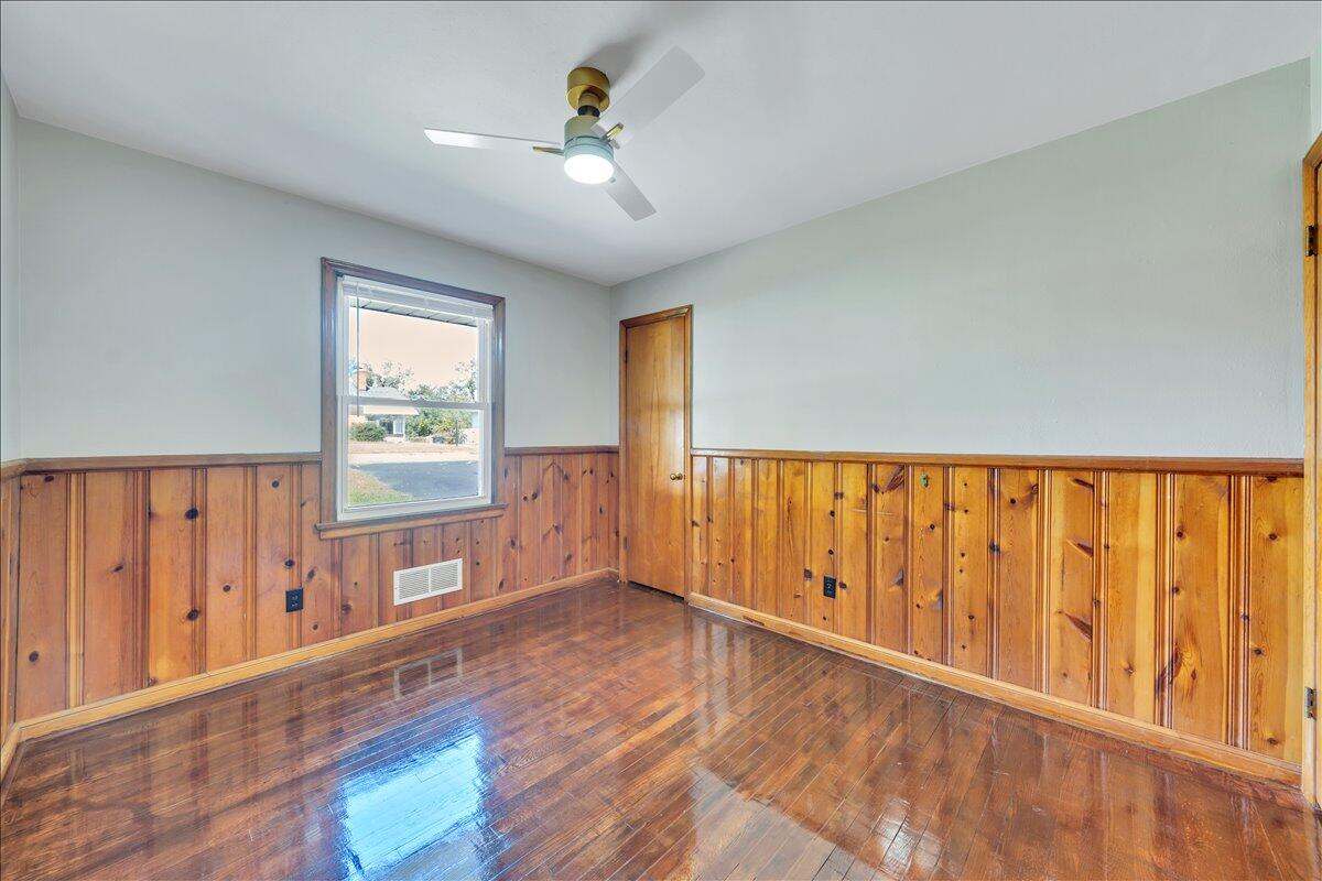 3641 Parkwood DR