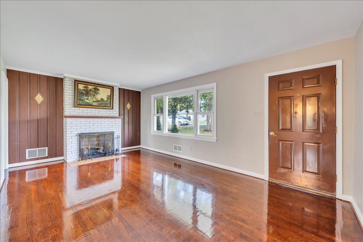 3641 Parkwood DR