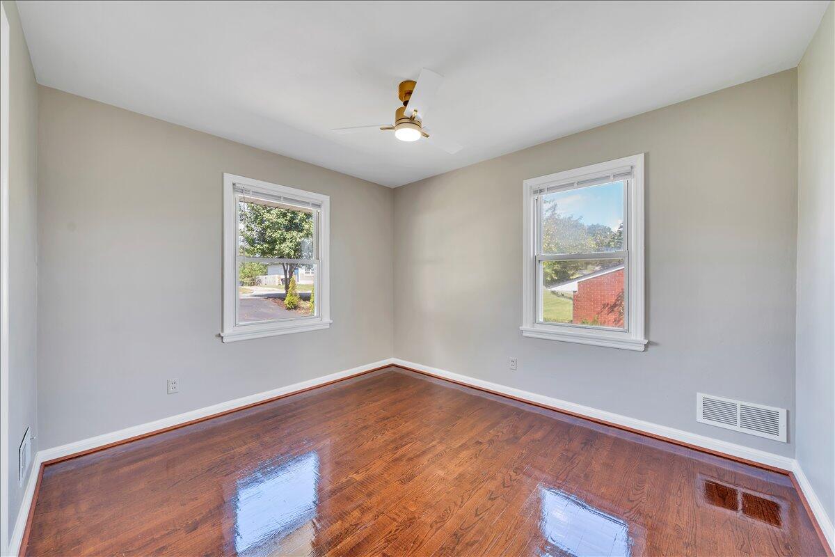 3641 Parkwood DR