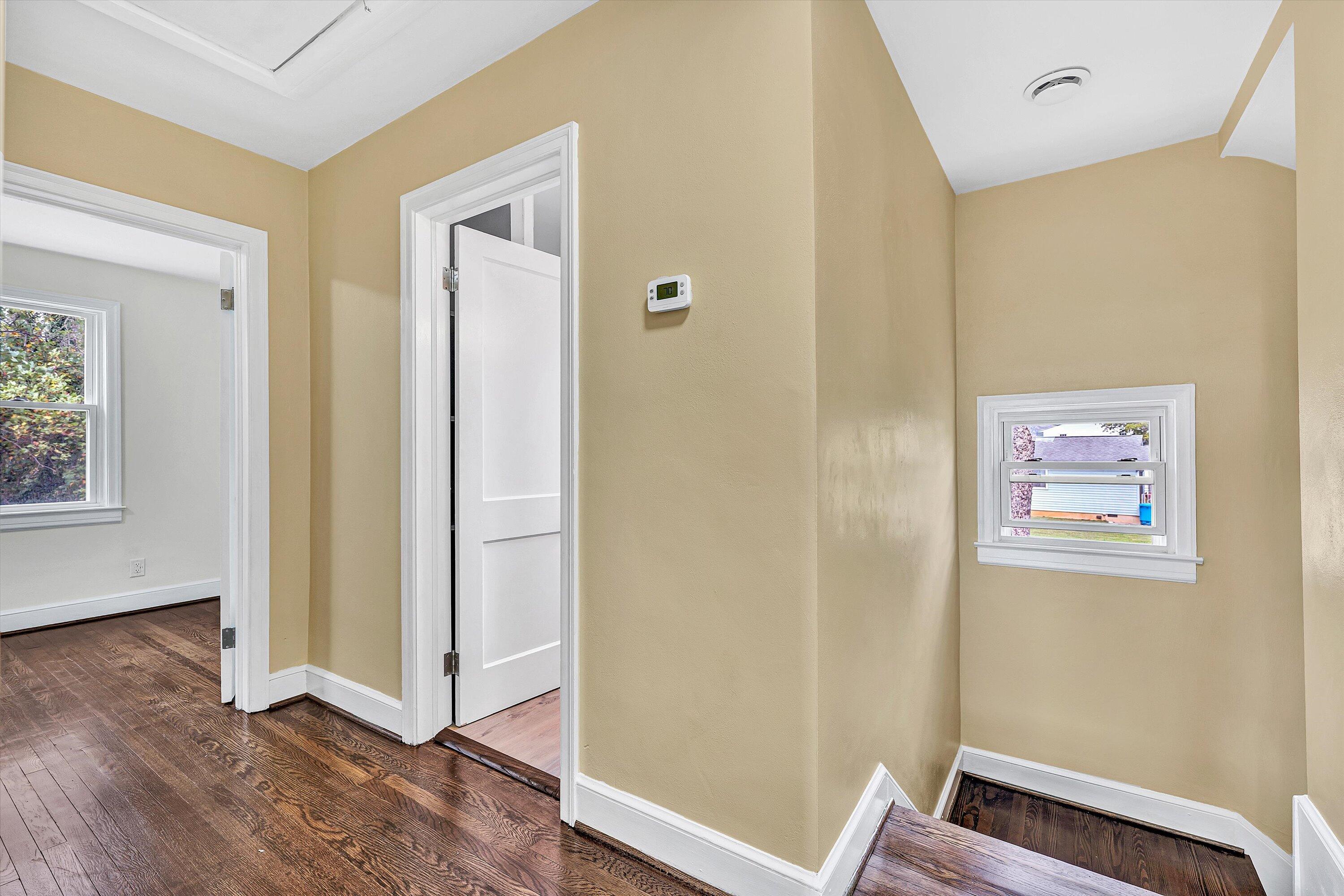 1702 East Gate AVE NE