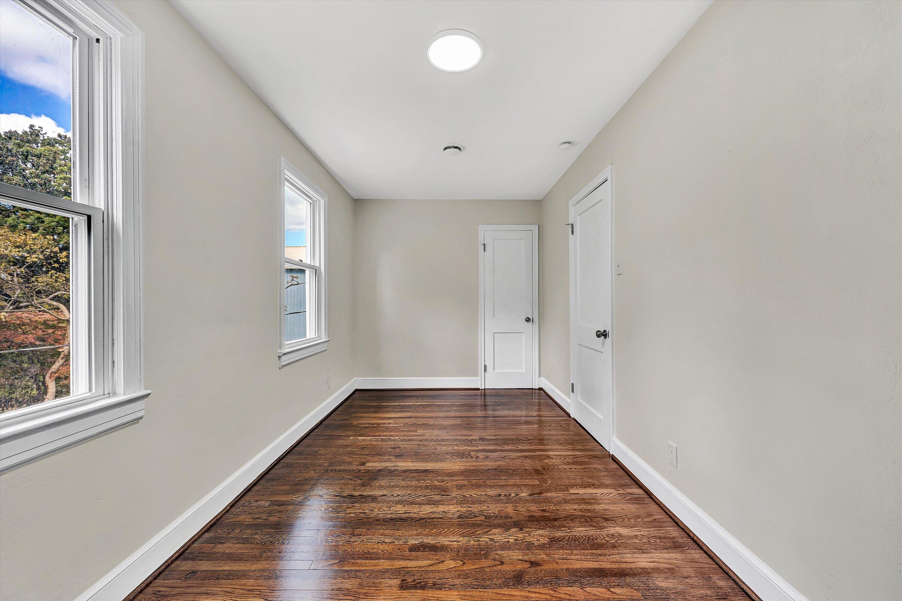 1702 East Gate AVE NE