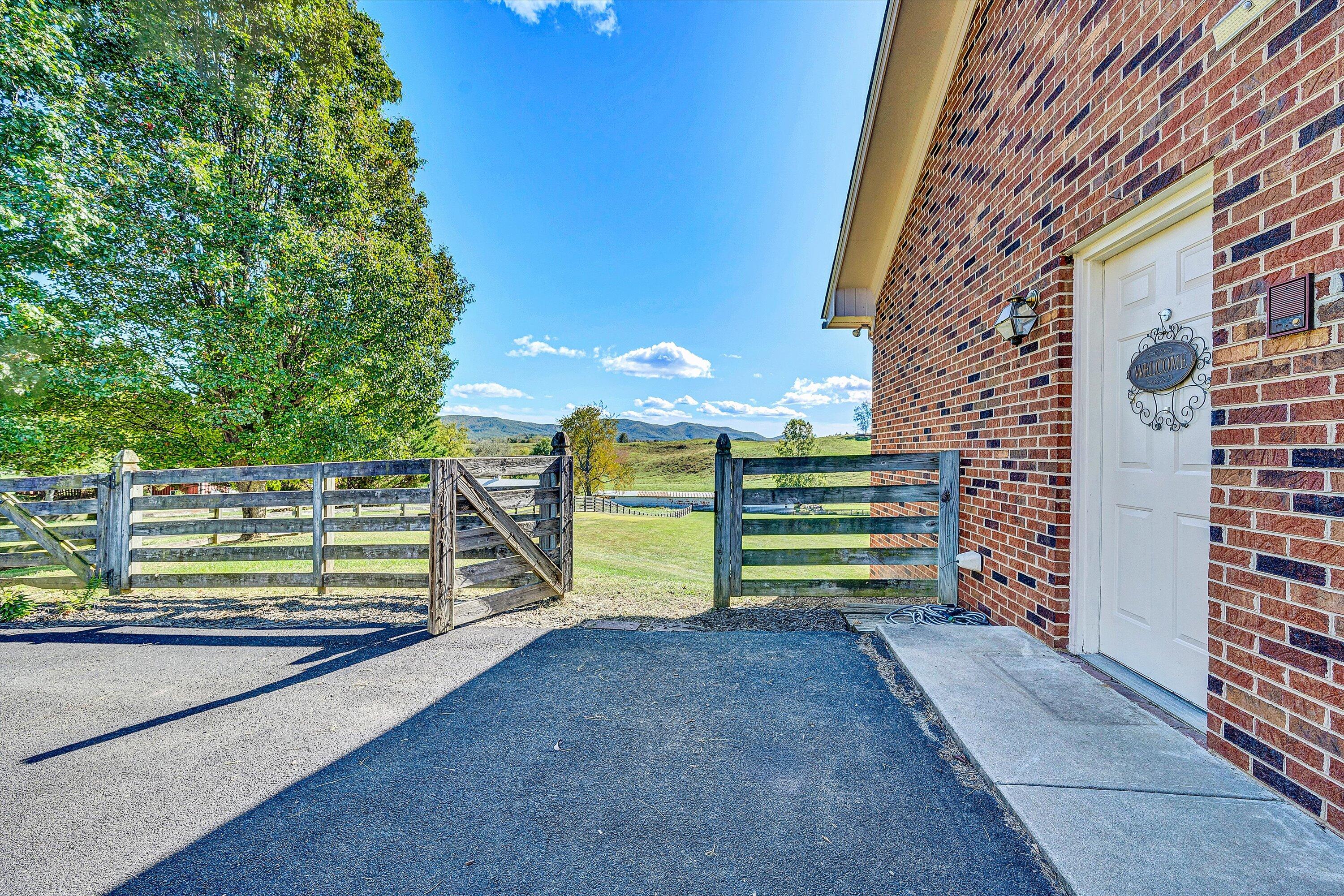 143 Plantation DR