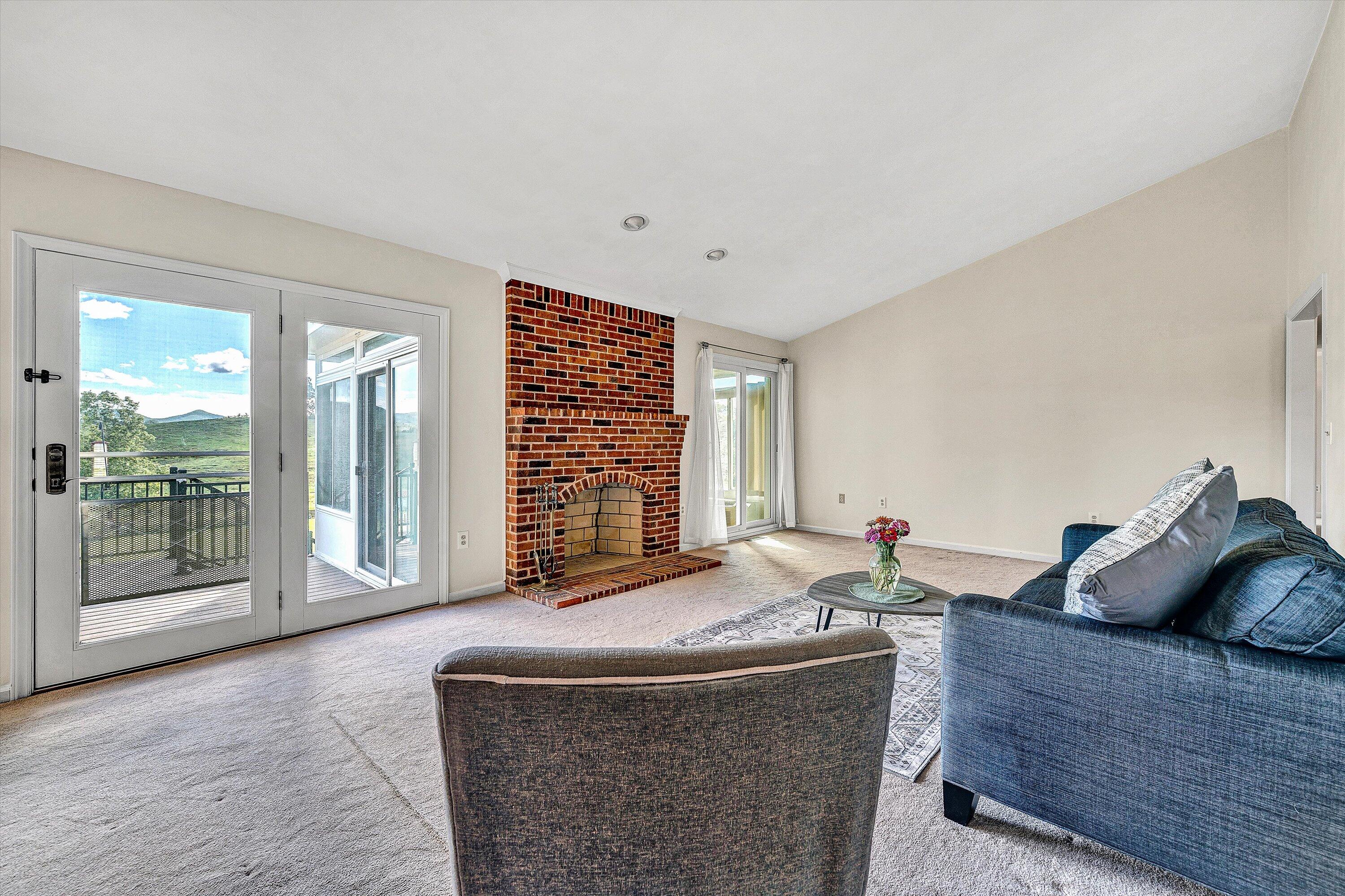 143 Plantation DR
