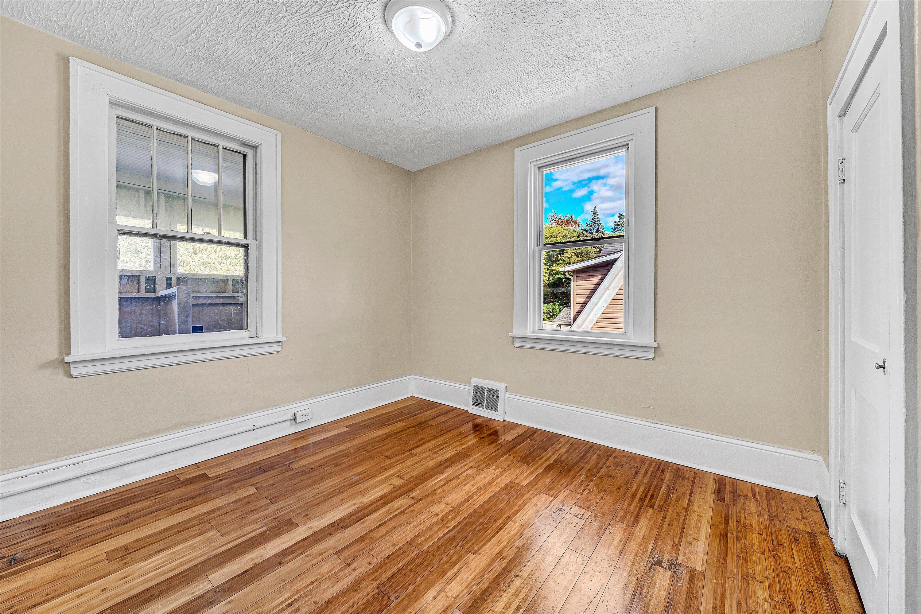 2431 Delaware AVE NW