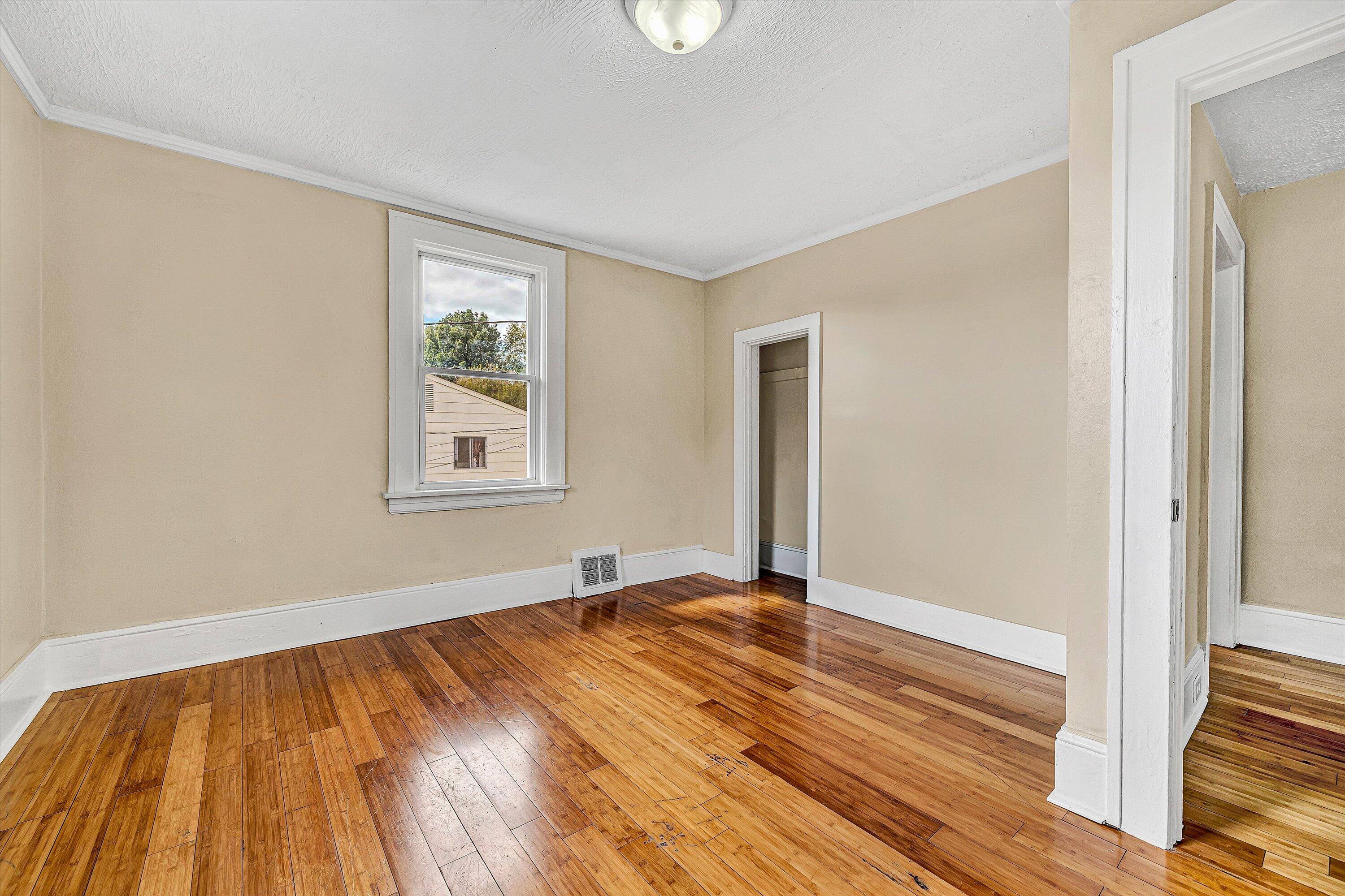 2431 Delaware AVE NW
