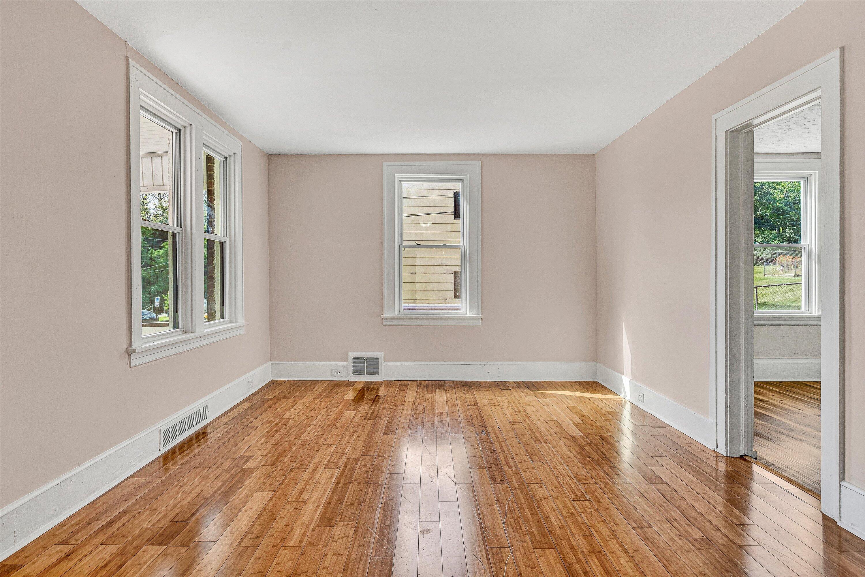 2431 Delaware AVE NW