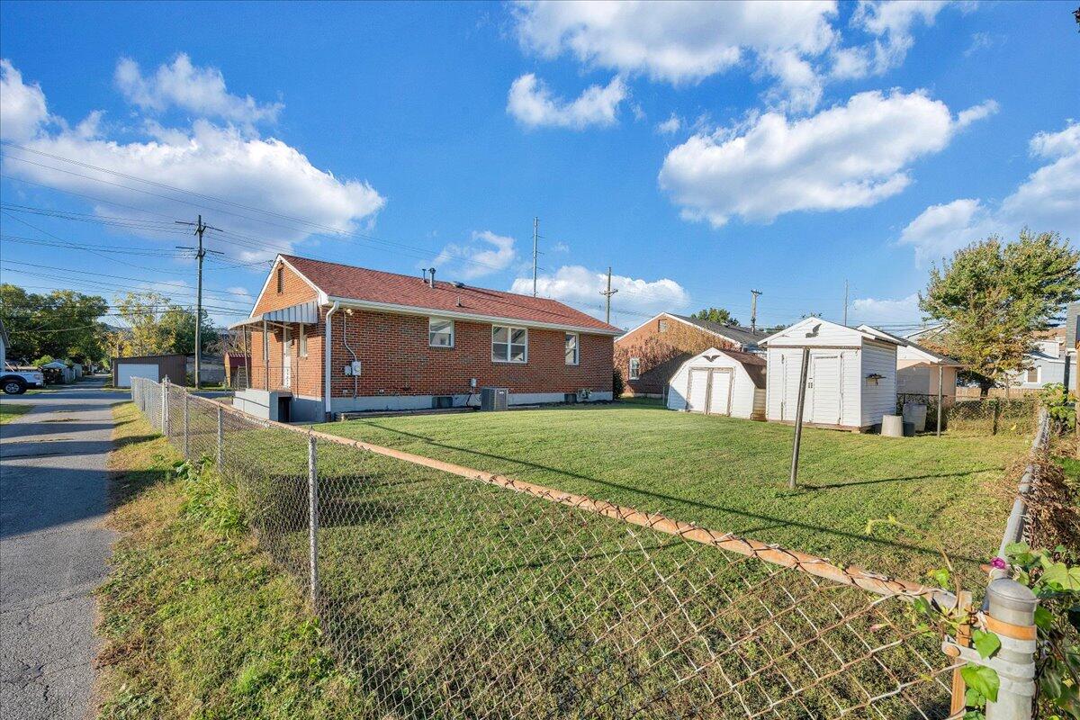 1608 Eddy AVE