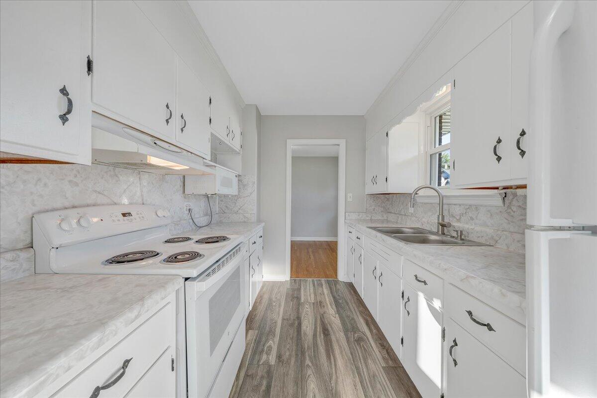 1608 Eddy AVE