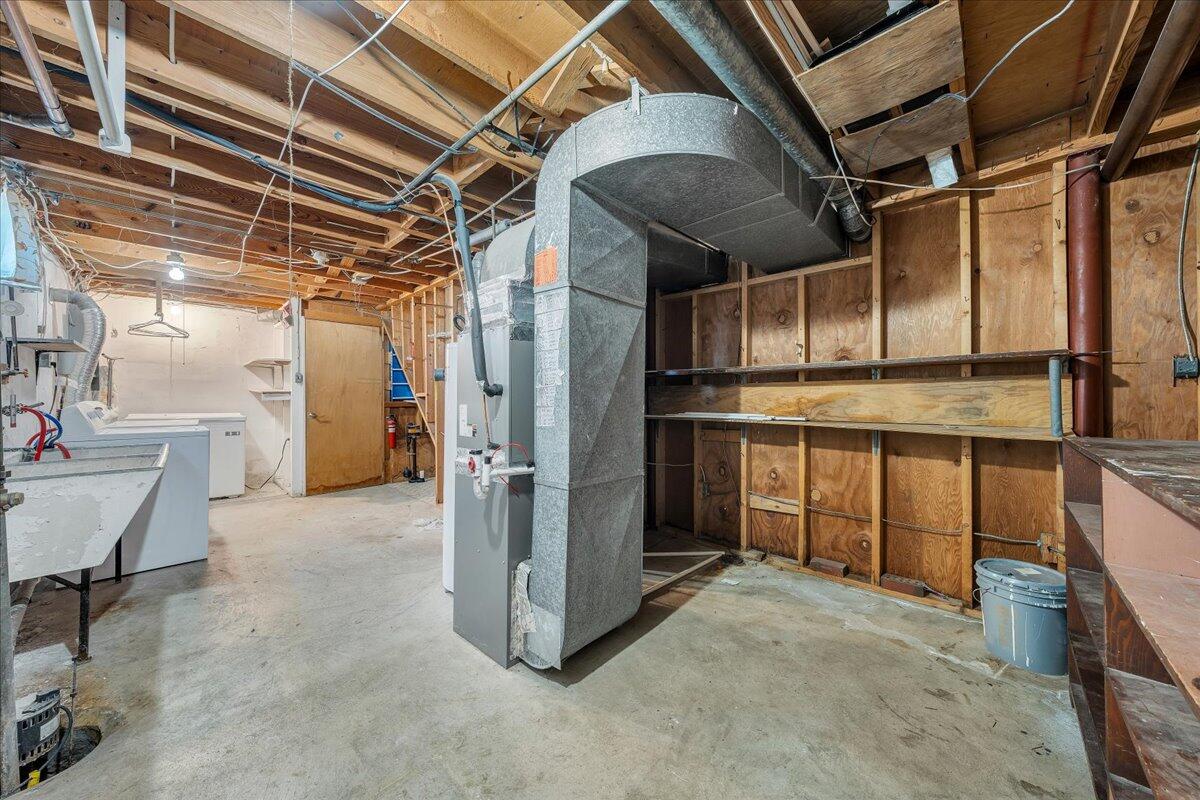 1608 Eddy AVE