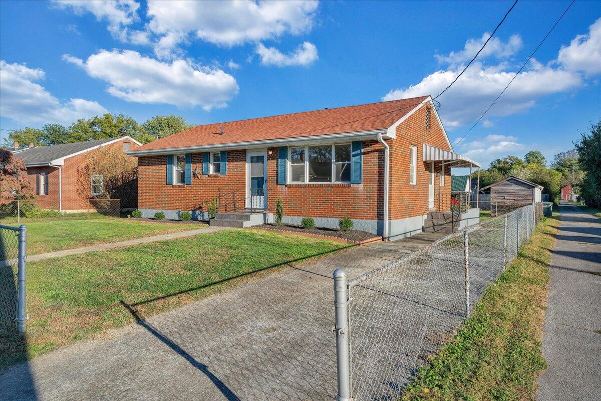 1608 Eddy AVE