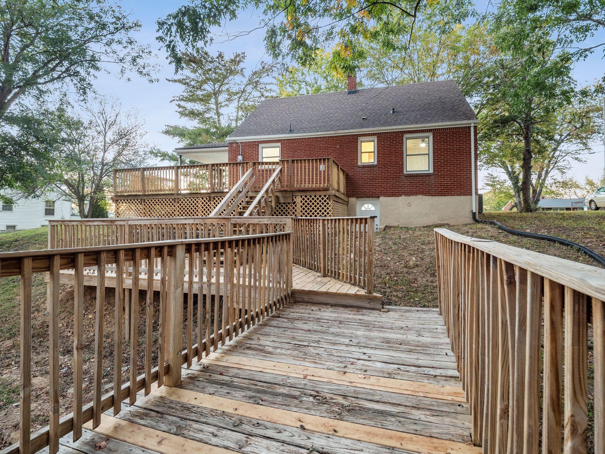 2631 Idlewild BLVD NE