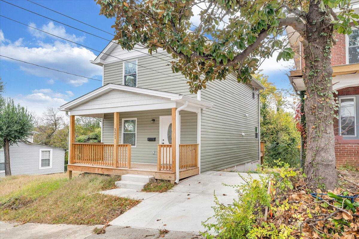 321 Patton AVE NW