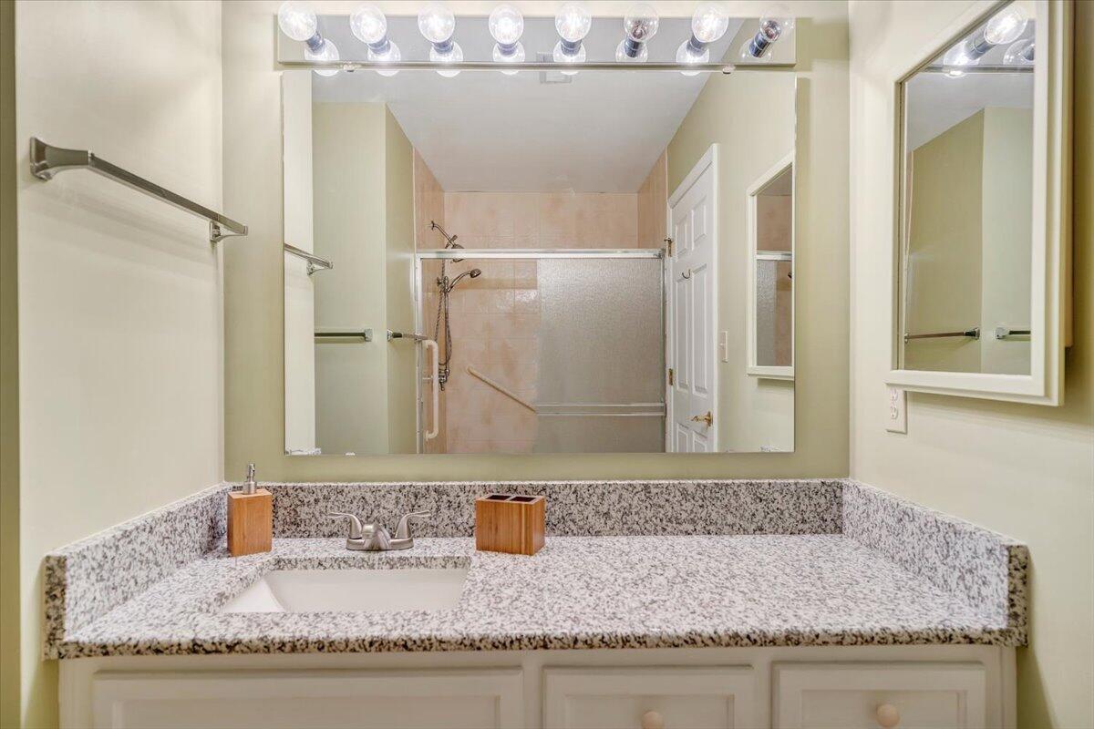 2231 Broadway AVE SW Unit: C