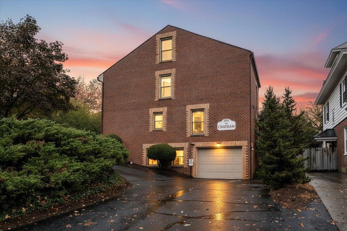 2231 Broadway AVE SW Unit: C