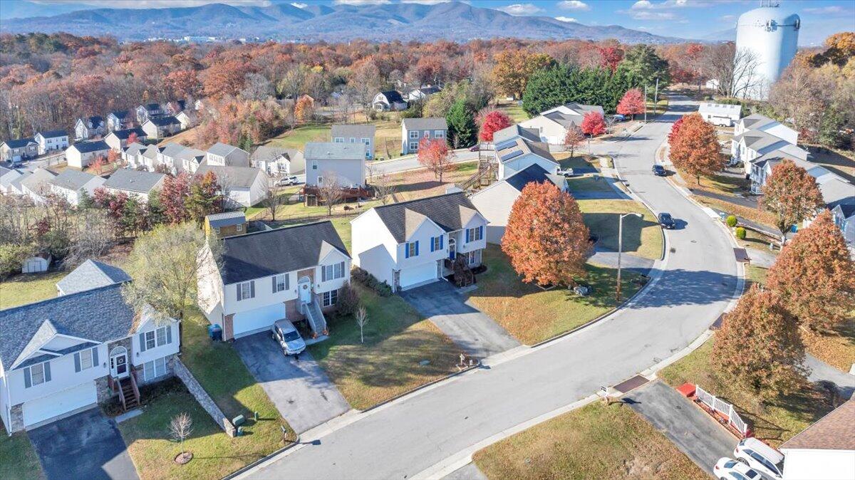 232 Eugene DR NW