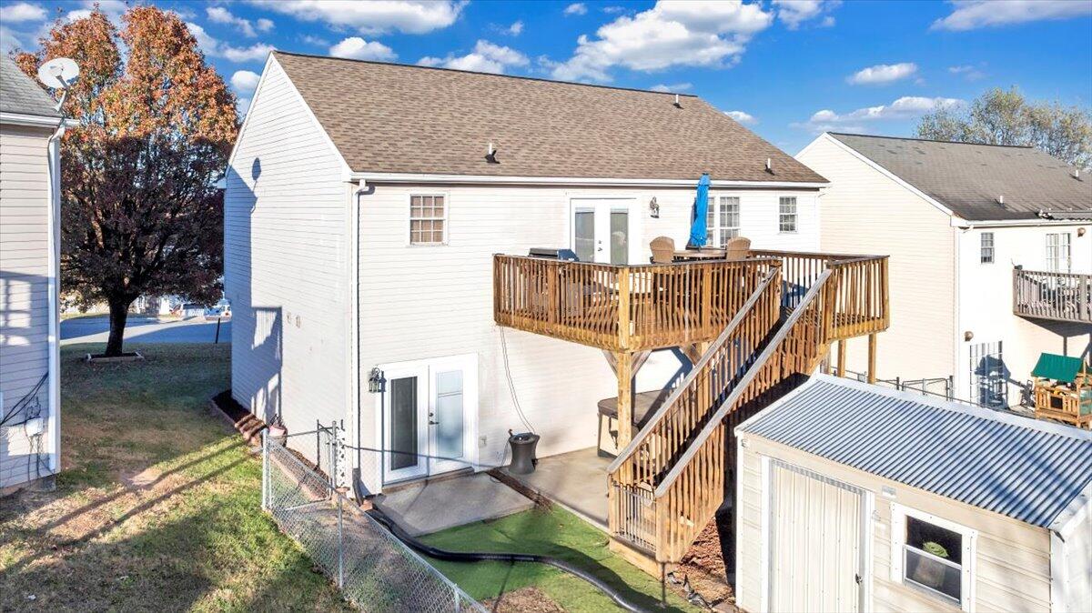 232 Eugene DR NW