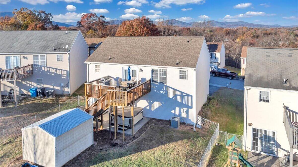232 Eugene DR NW