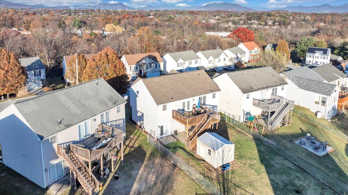 232 Eugene DR NW