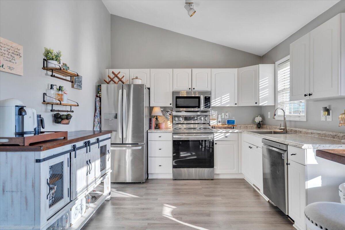 232 Eugene DR NW