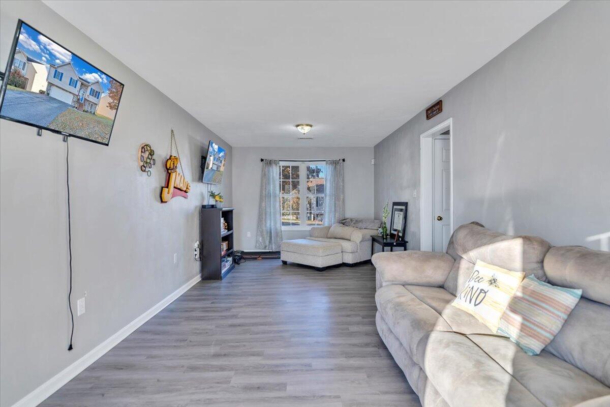 232 Eugene DR NW