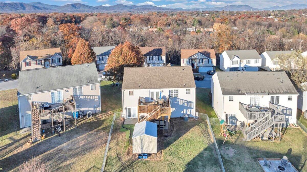 232 Eugene DR NW
