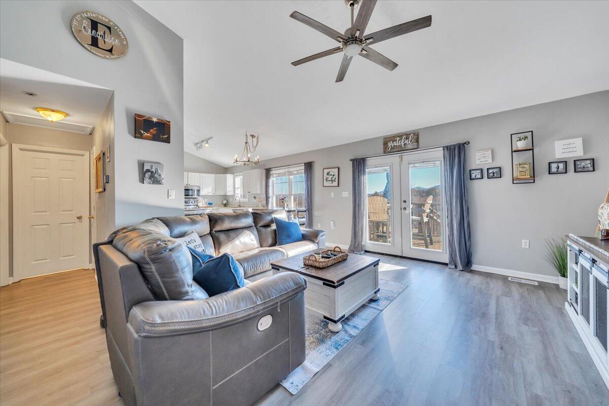 232 Eugene DR NW