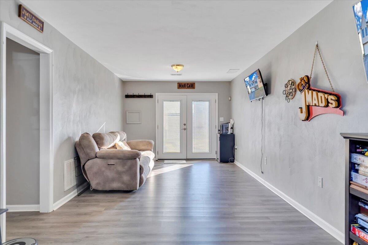 232 Eugene DR NW