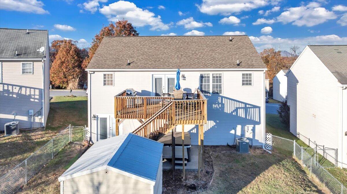232 Eugene DR NW