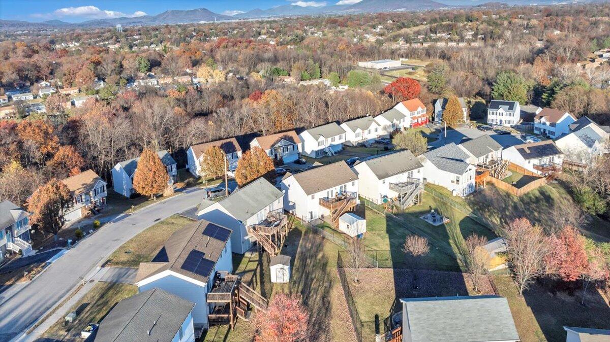232 Eugene DR NW