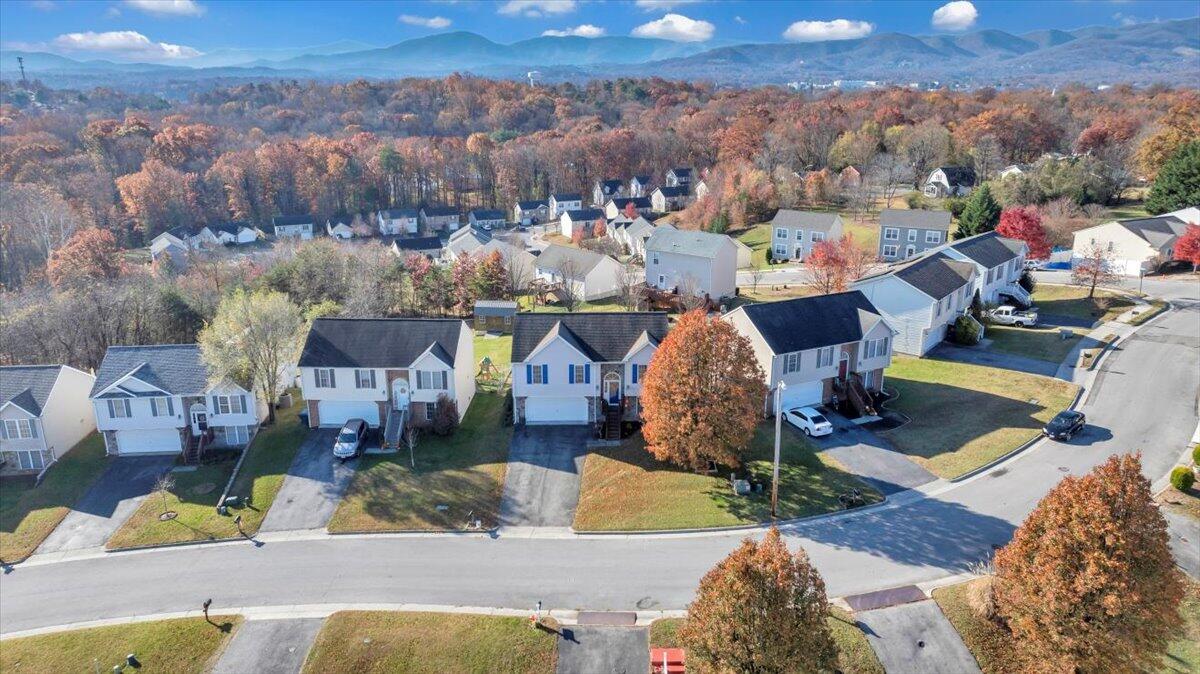 232 Eugene DR NW