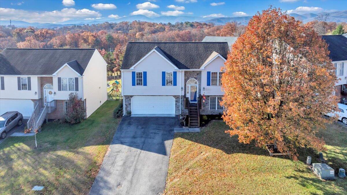232 Eugene DR NW