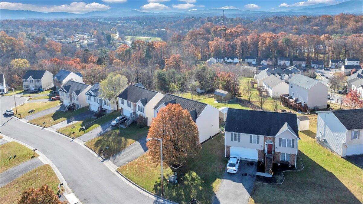 232 Eugene DR NW