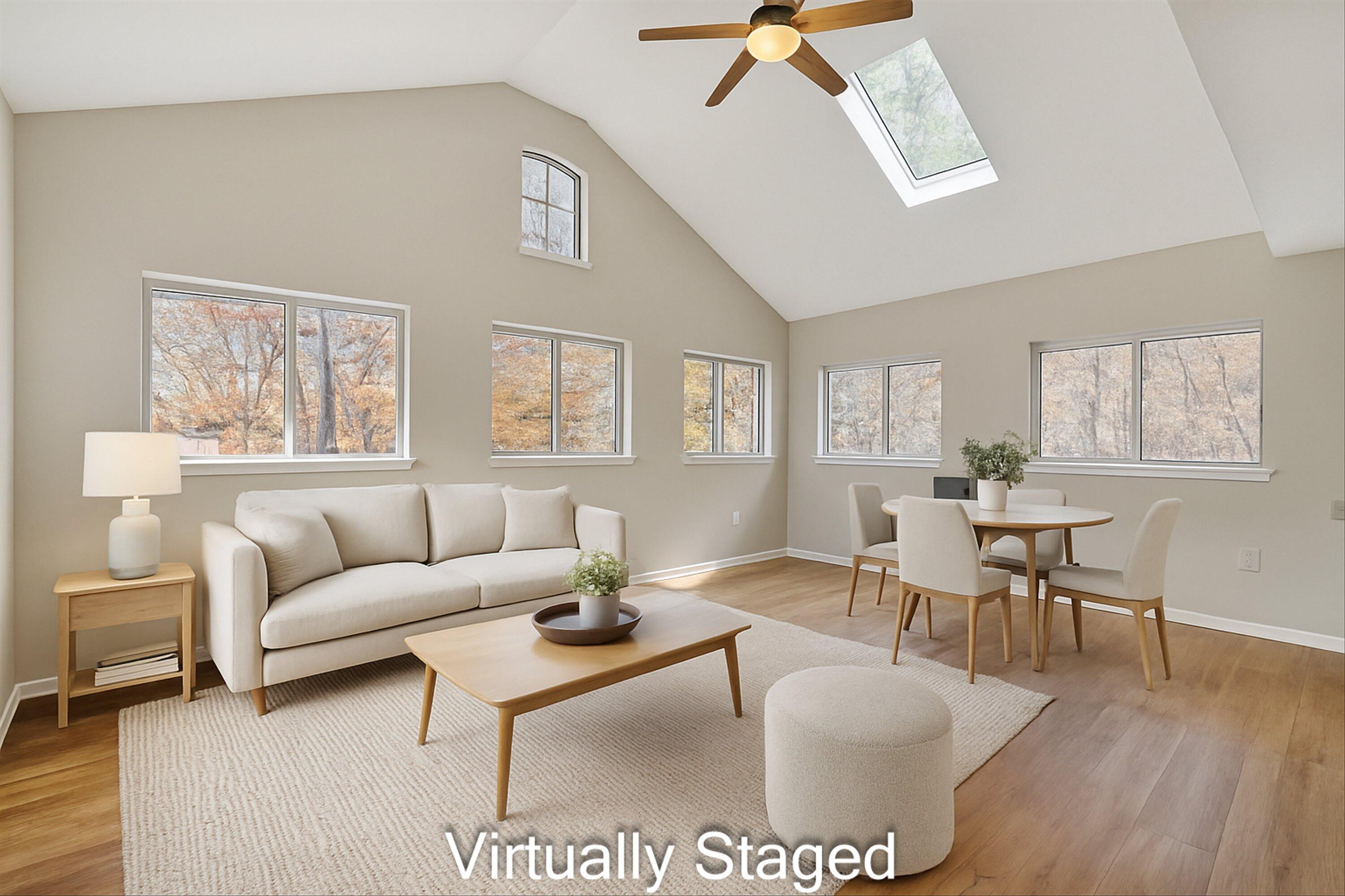 915 Halifax CIR