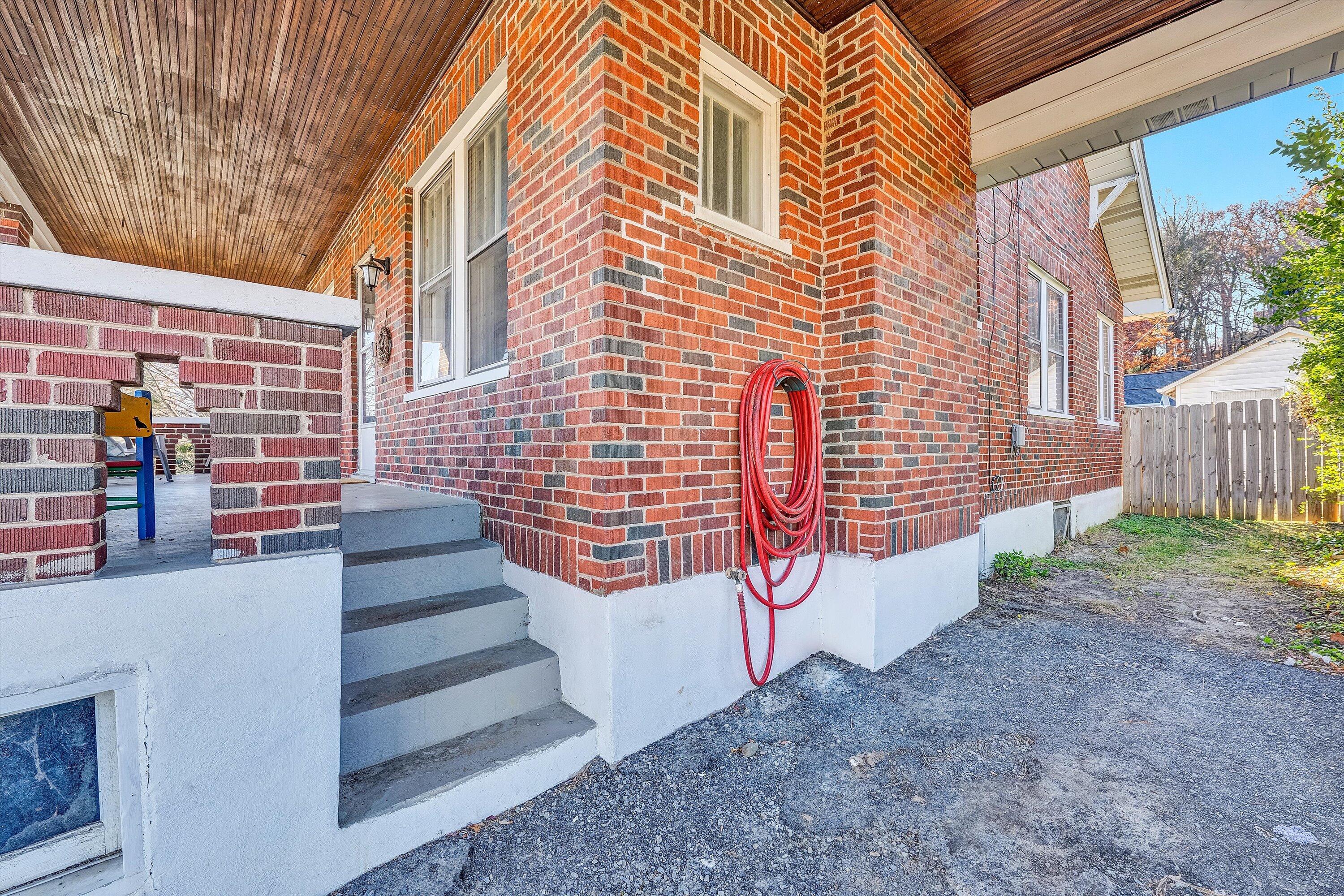 2660 Sweetbrier AVE SW