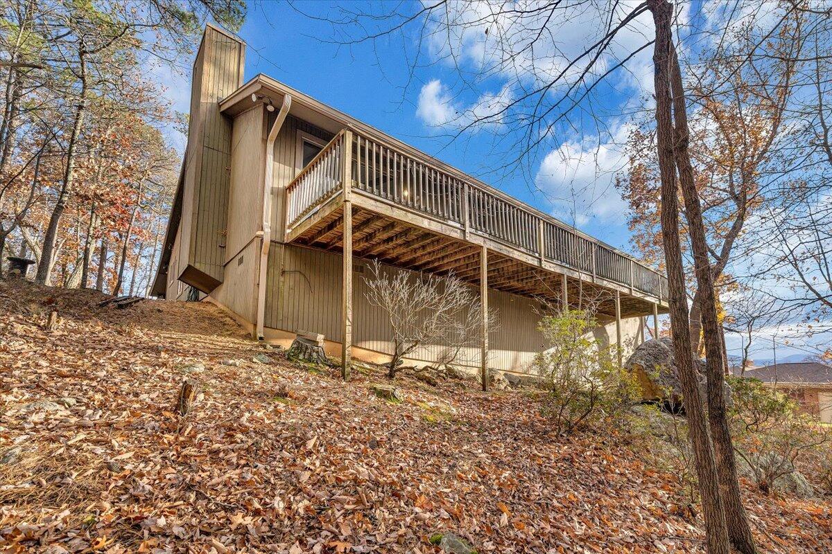 1884 Oak DR