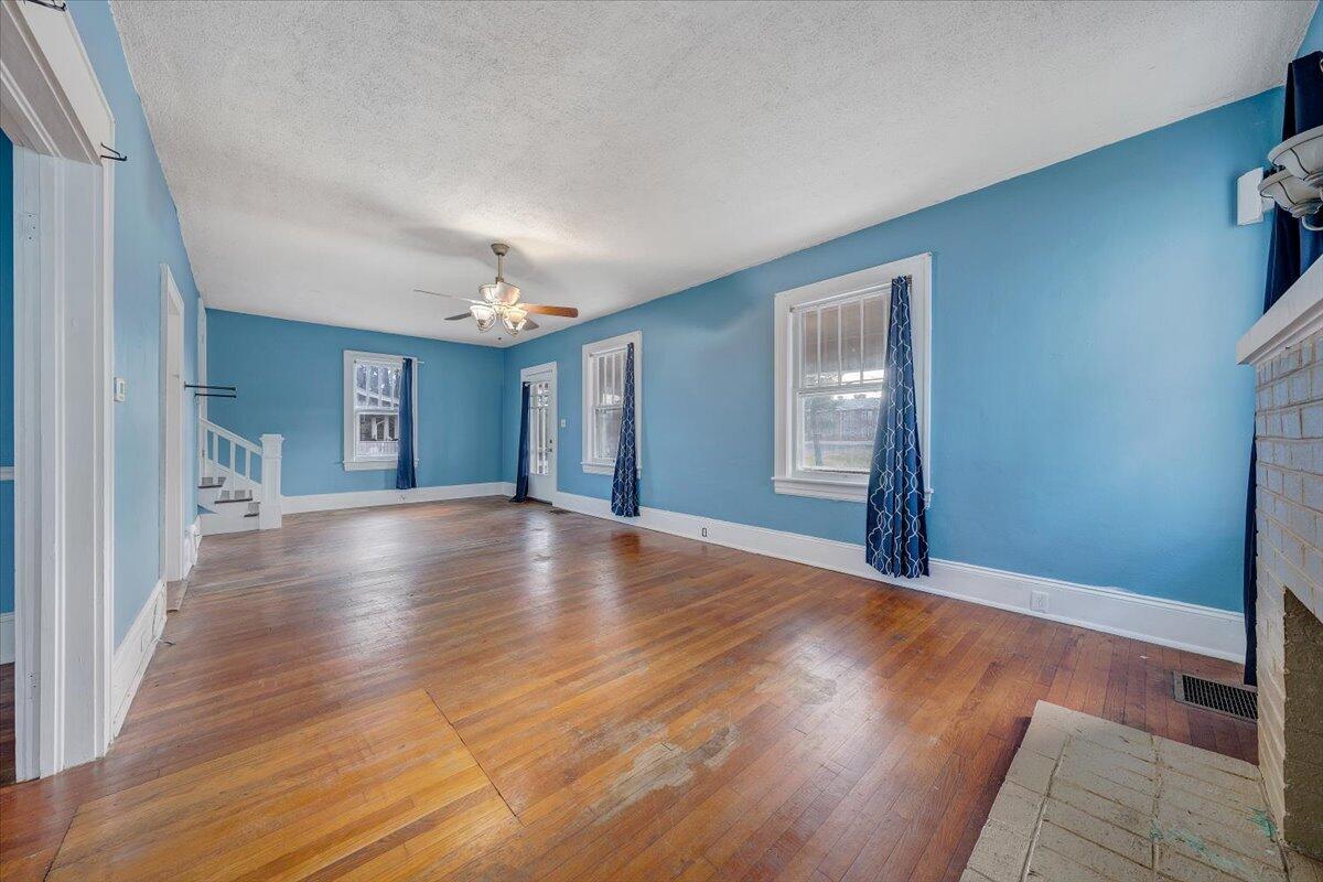 3309 Birchwood AVE NE