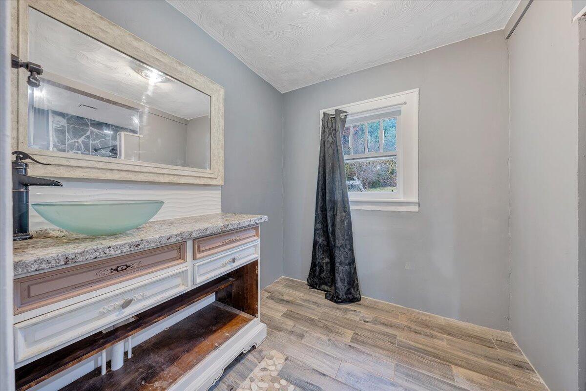 3309 Birchwood AVE NE