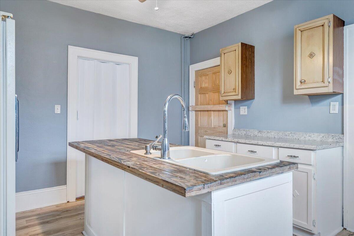 3309 Birchwood AVE NE