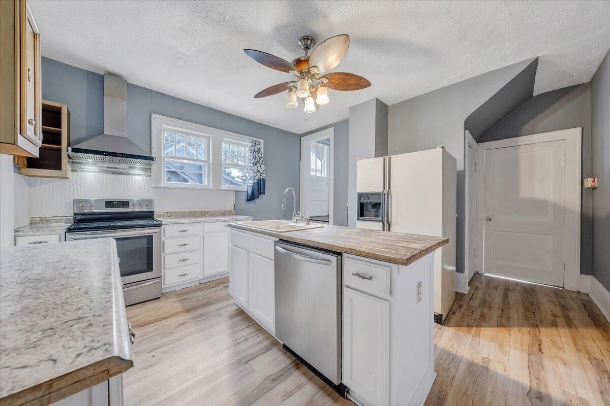 3309 Birchwood AVE NE