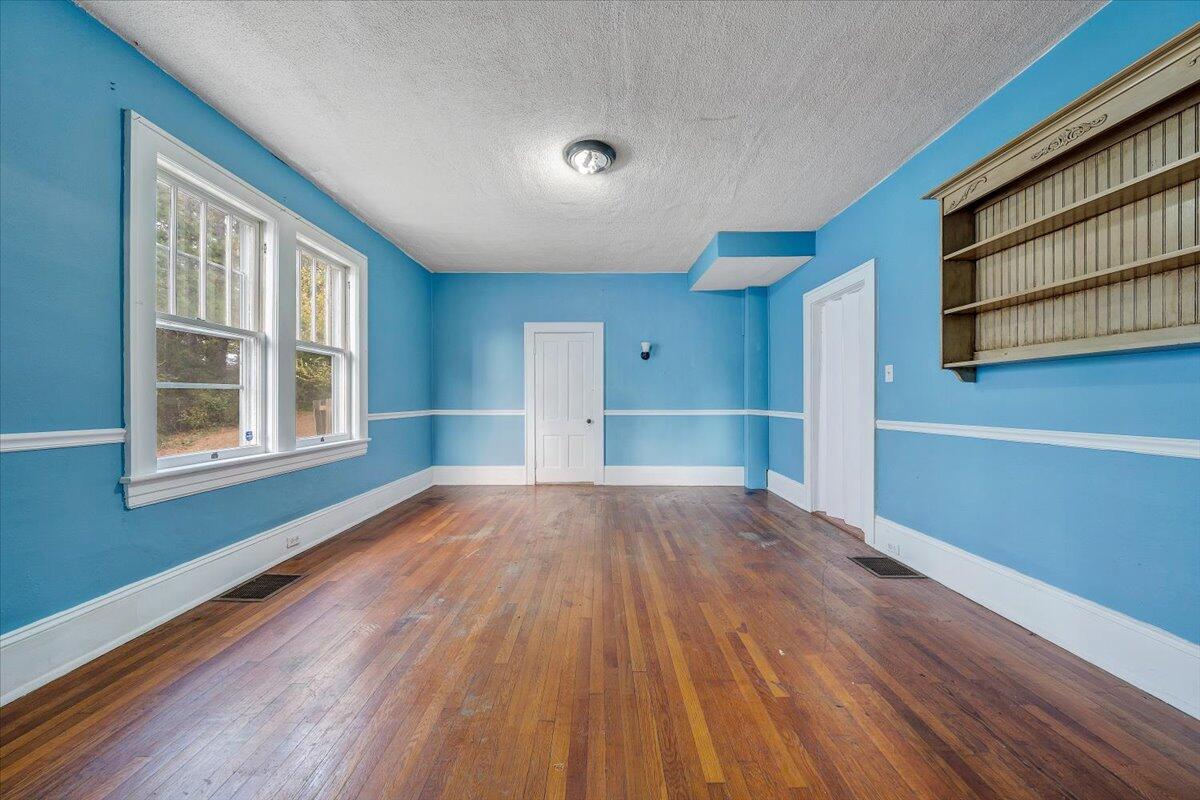 3309 Birchwood AVE NE