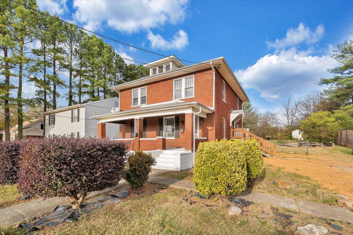 3309 Birchwood AVE NE