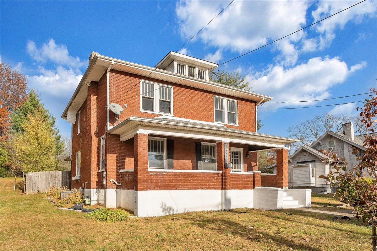 3309 Birchwood AVE NE