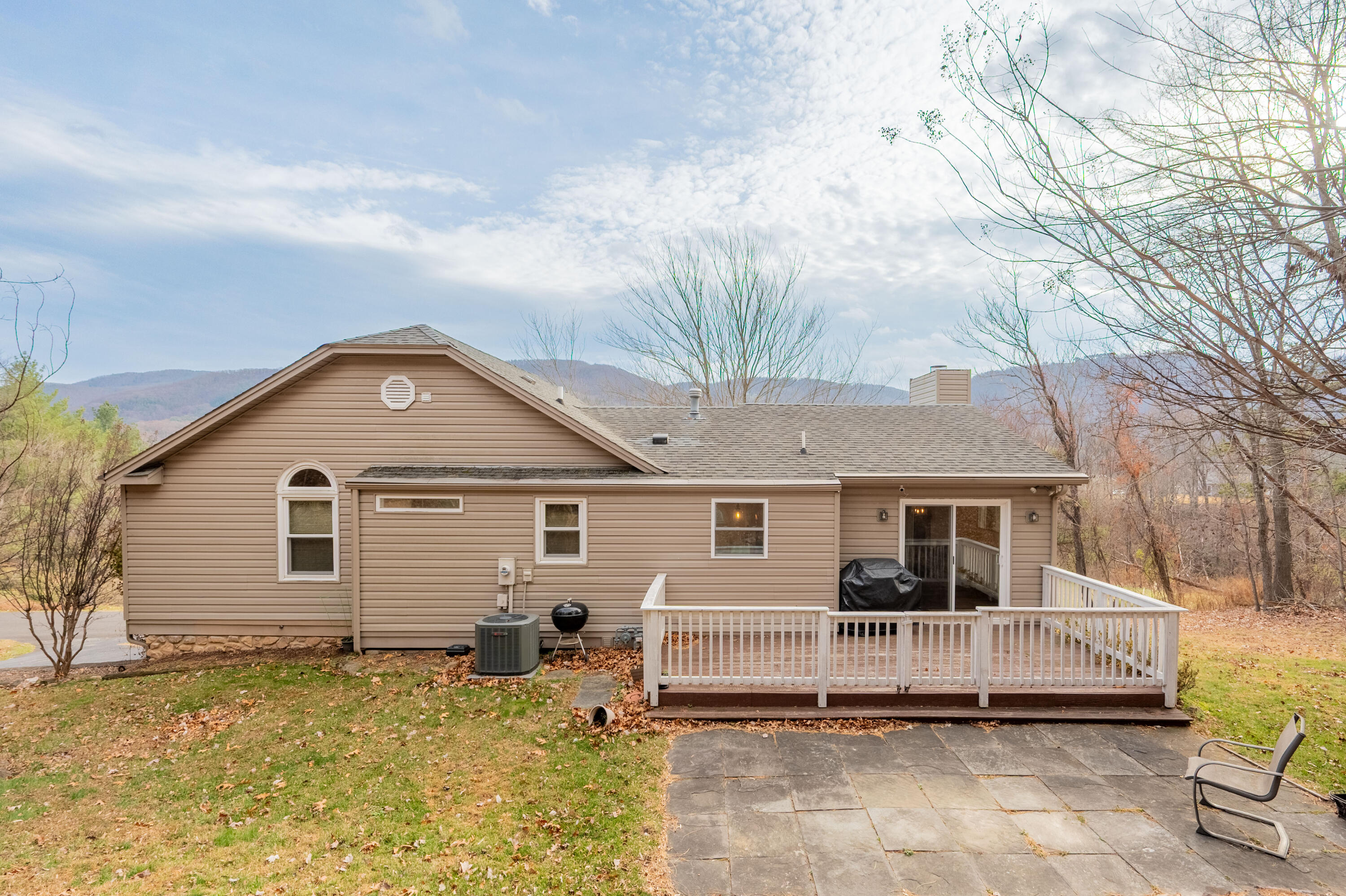 8011 Cedar Edge RD