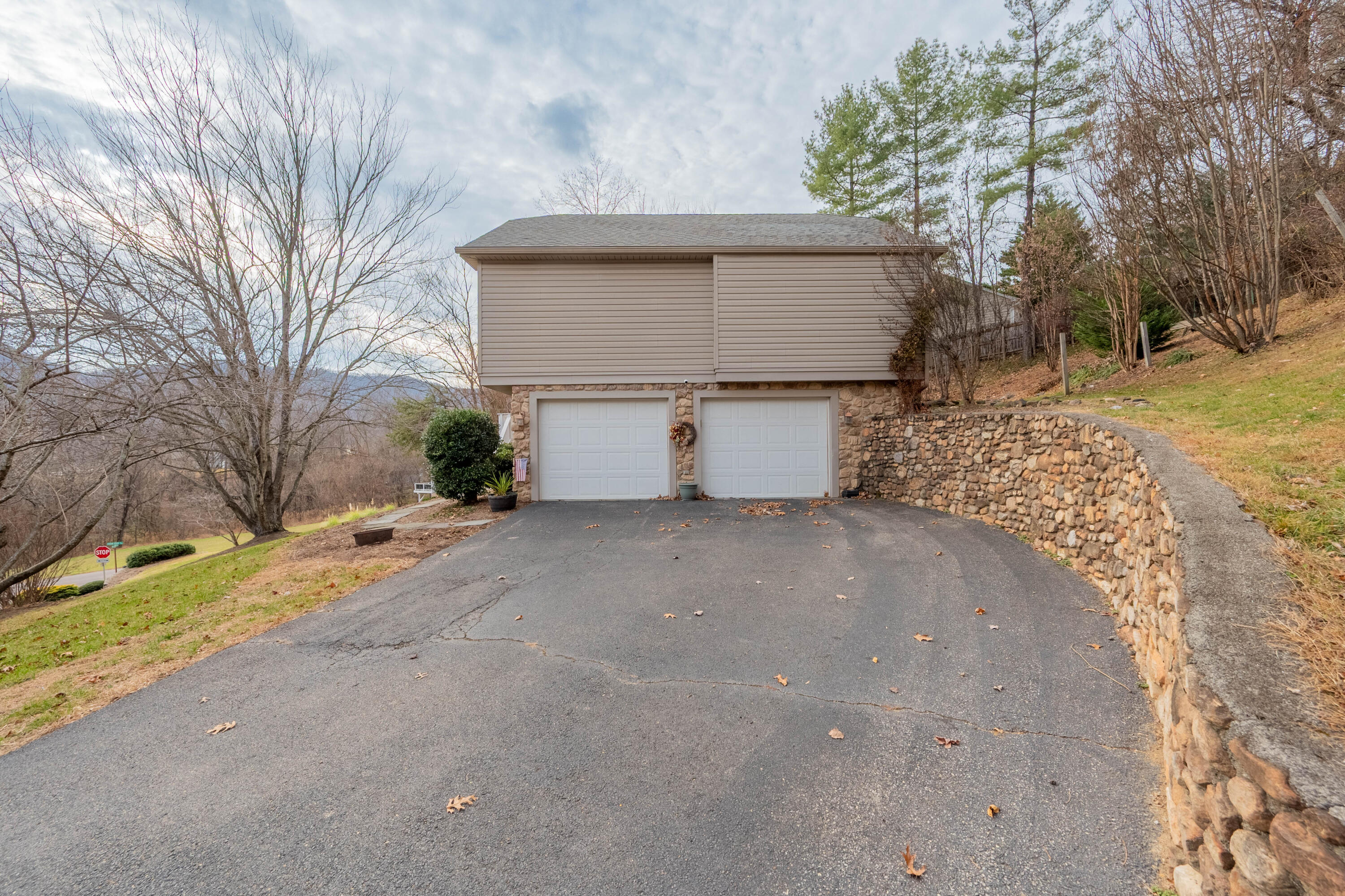 8011 Cedar Edge RD