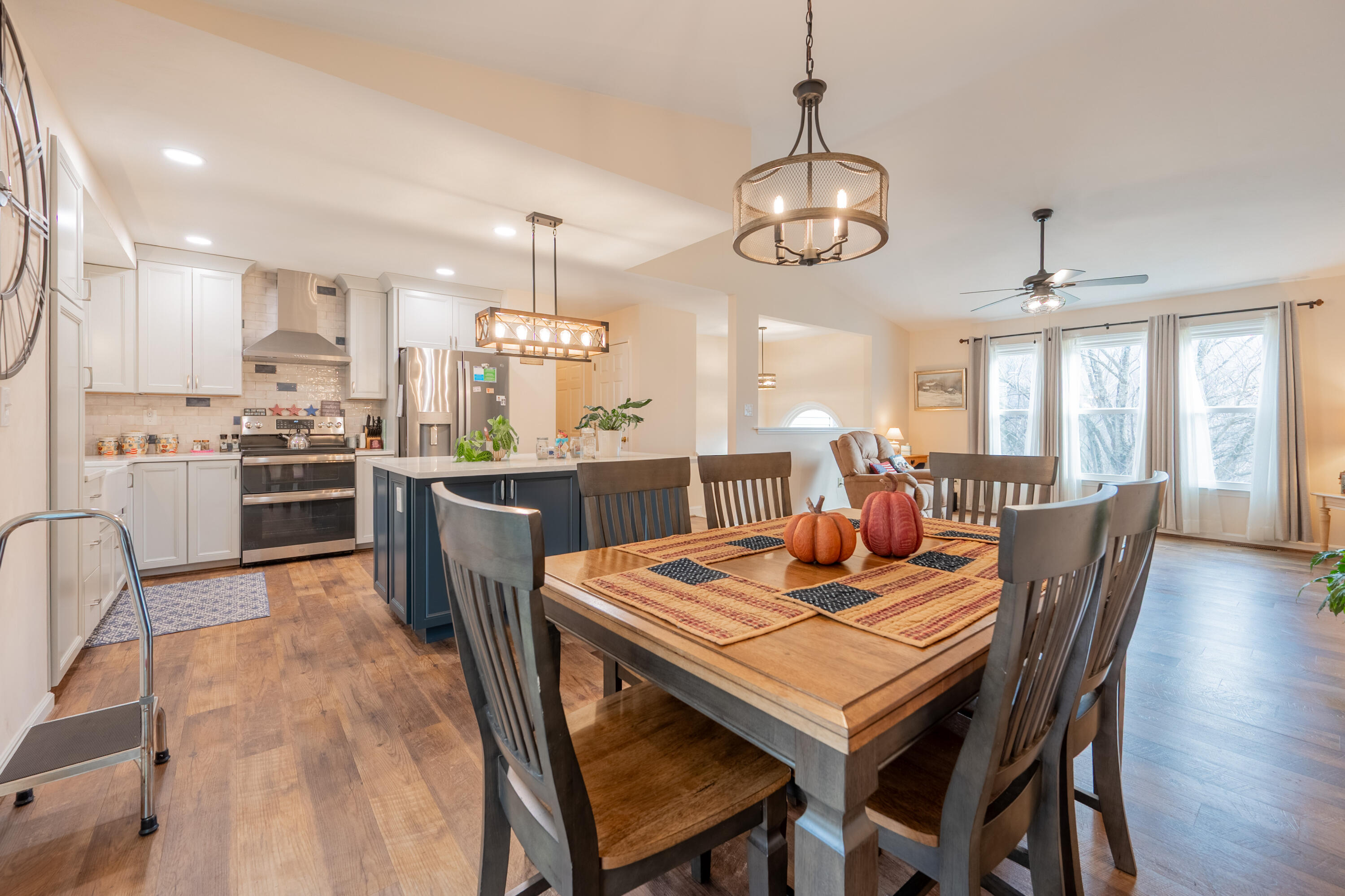 8011 Cedar Edge RD