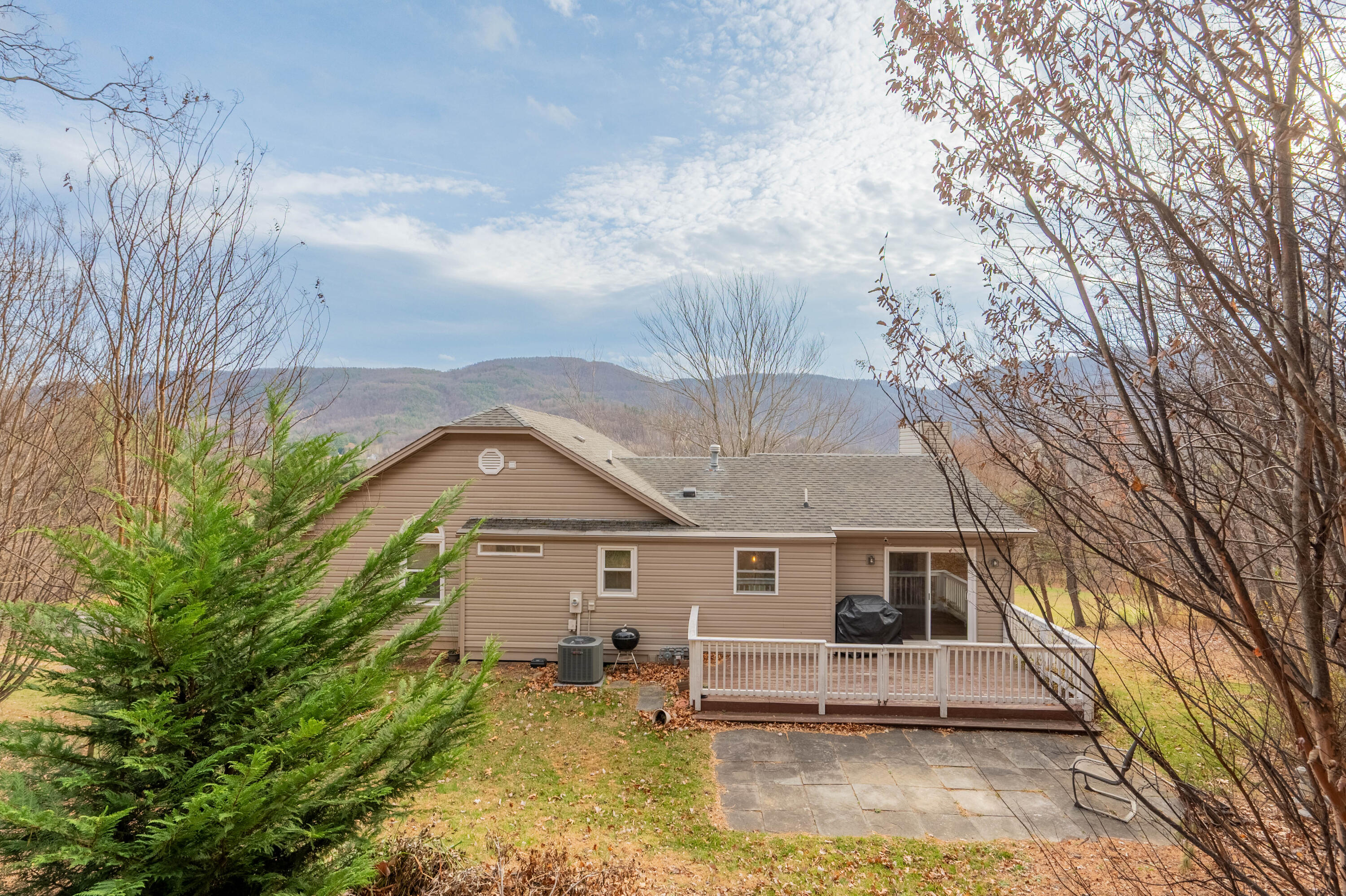 8011 Cedar Edge RD