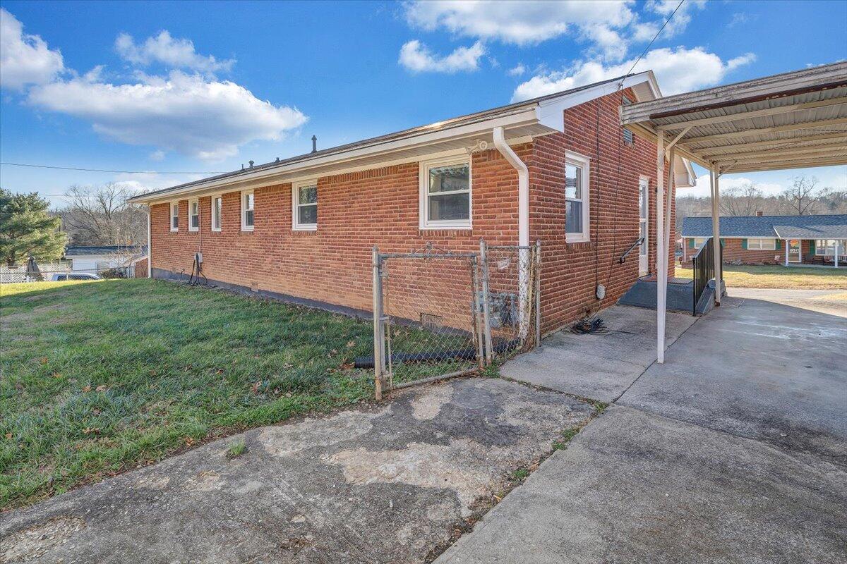 163 Tampa DR