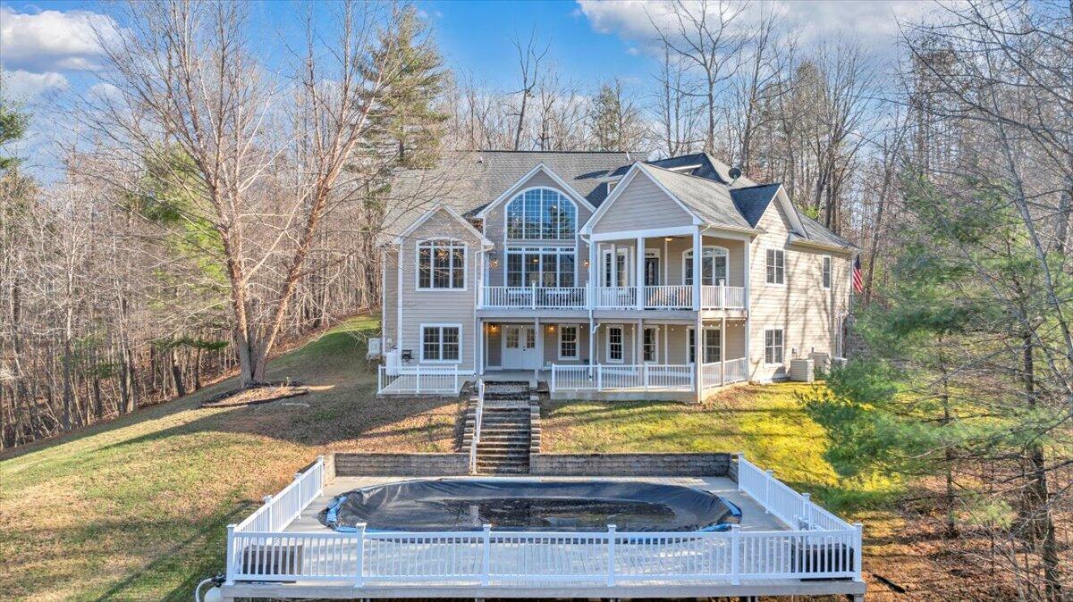 5565 Carons View LN